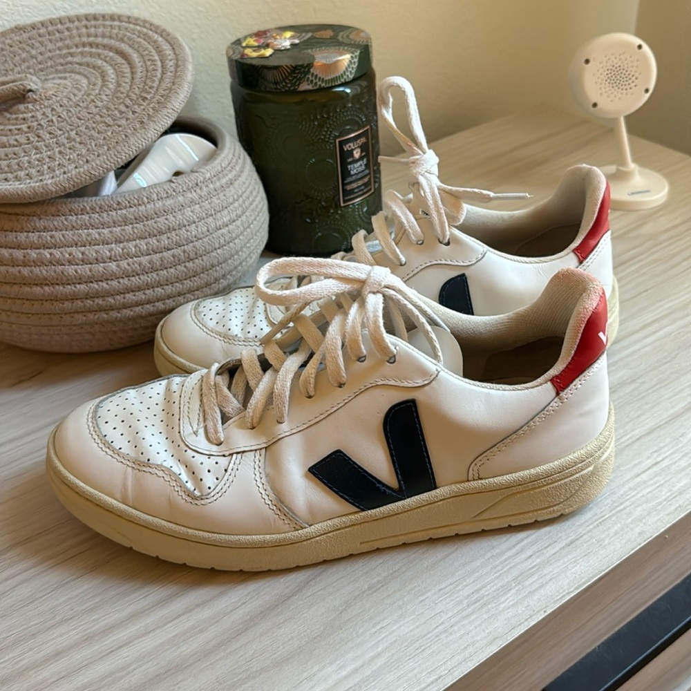 Size 7 Vejas